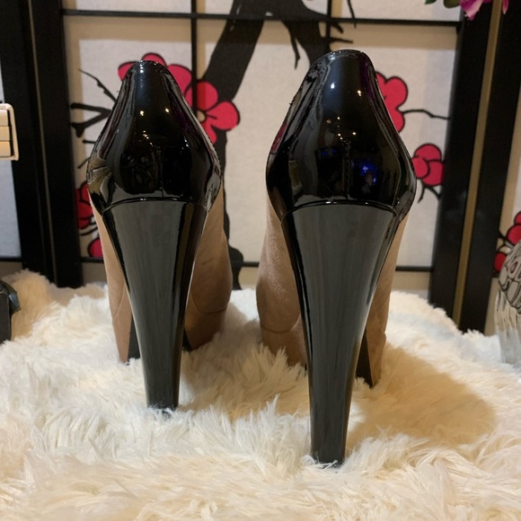 Louis Vuitton collection 2008 Suede color block pumps. - Picture 4 of 8